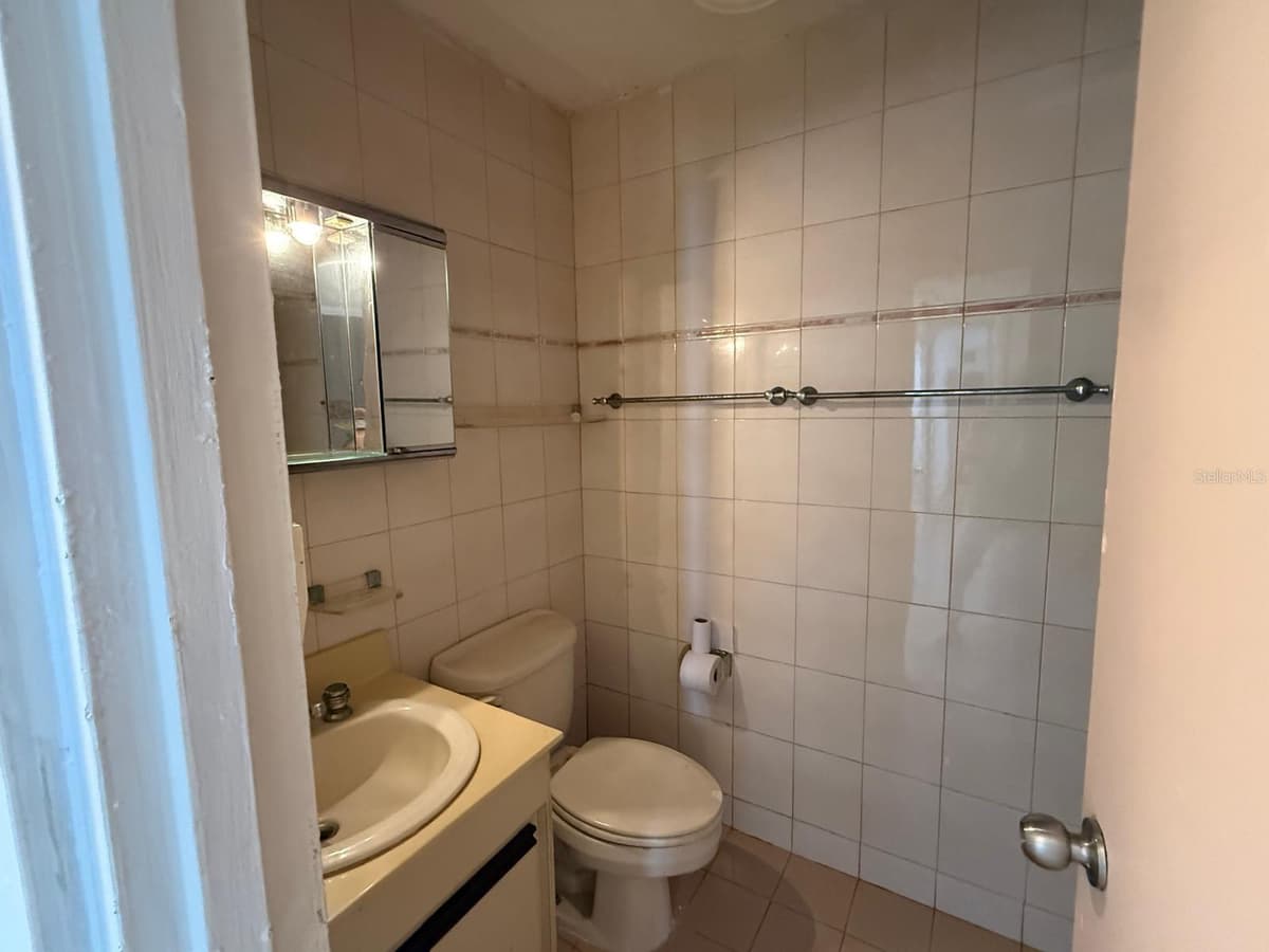 6400 ISLA VERDE AVENUE — photo 14 of 25