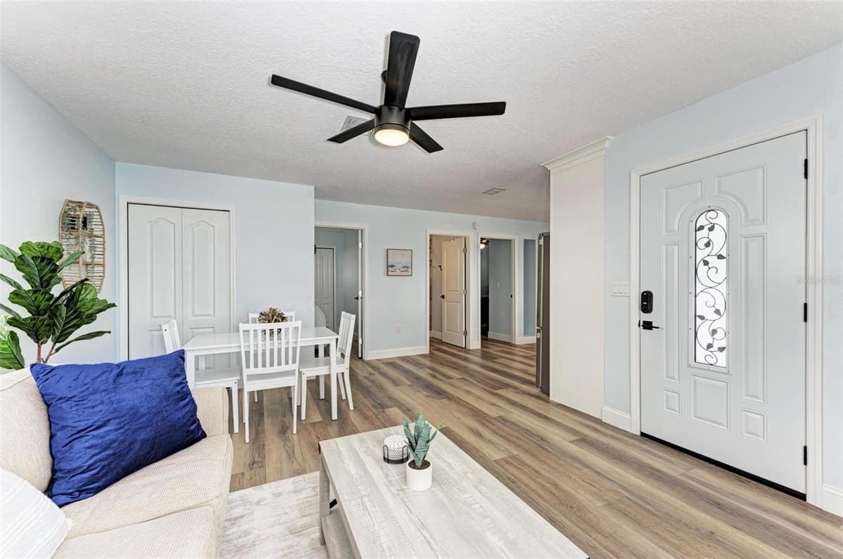 204 BAY DRIVE — photo 6 of 17