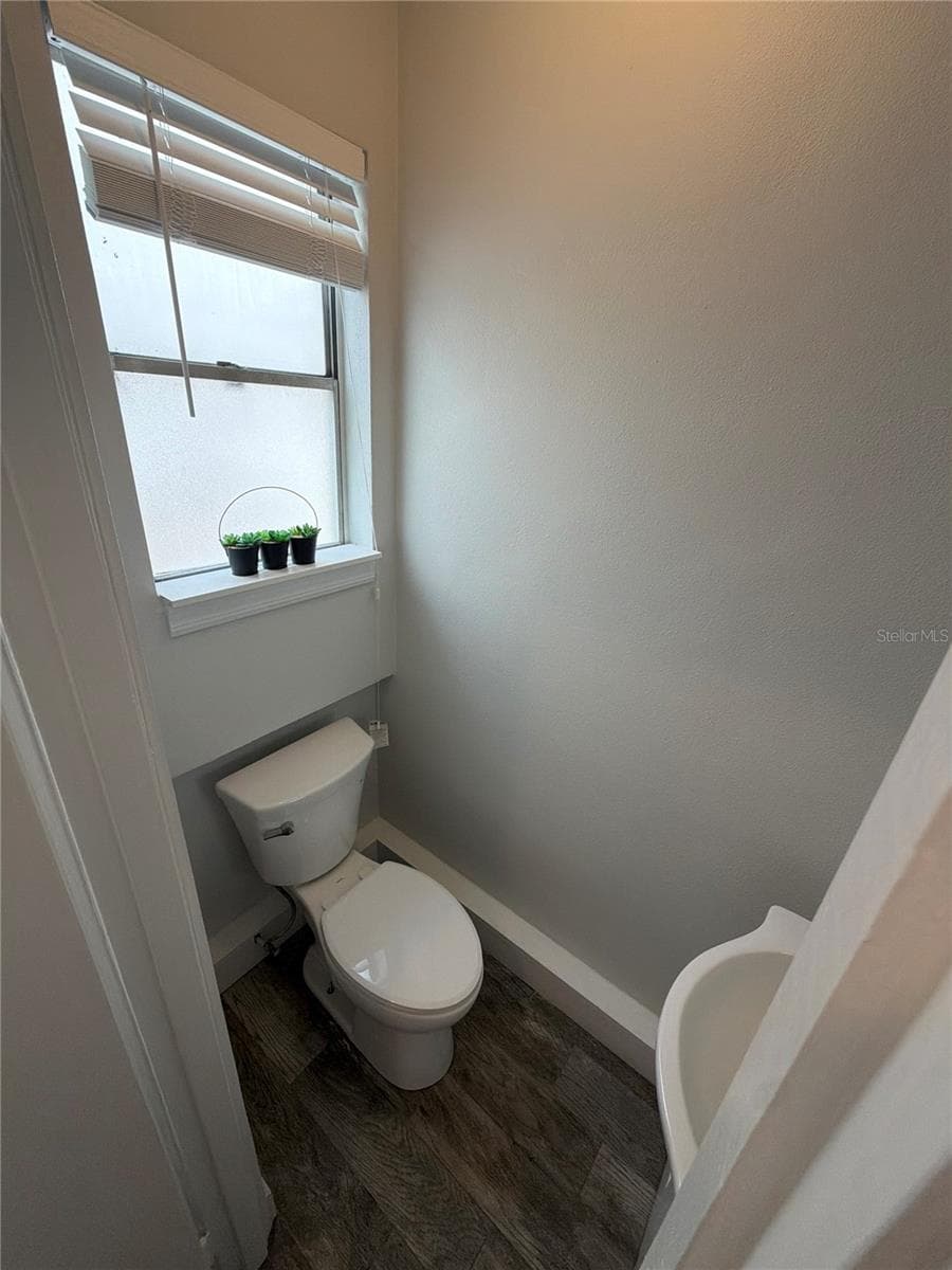 320 MAGNOLIA AVENUE — photo 8 of 12