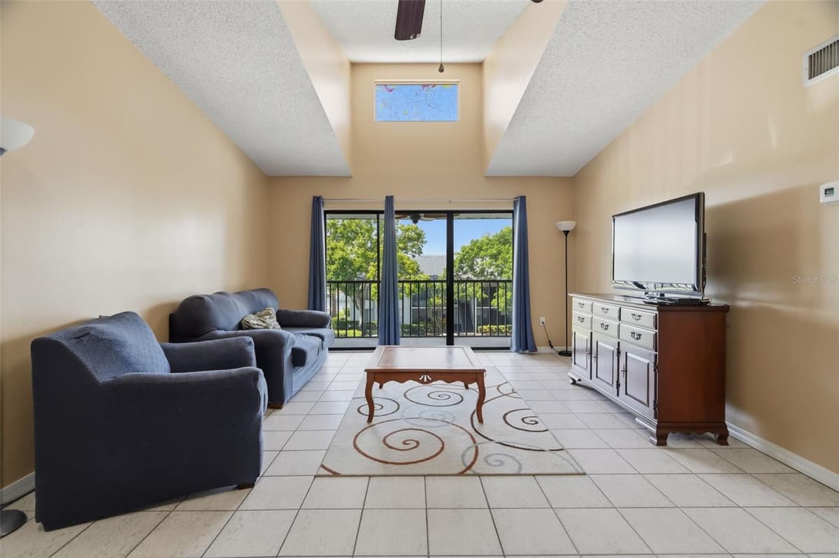 1182 PINE RIDGE CIRCLE — photo 3 of 37