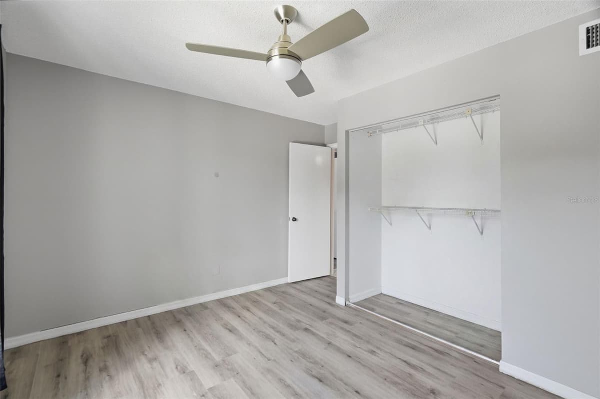 1182 PINE RIDGE CIRCLE — photo 10 of 37