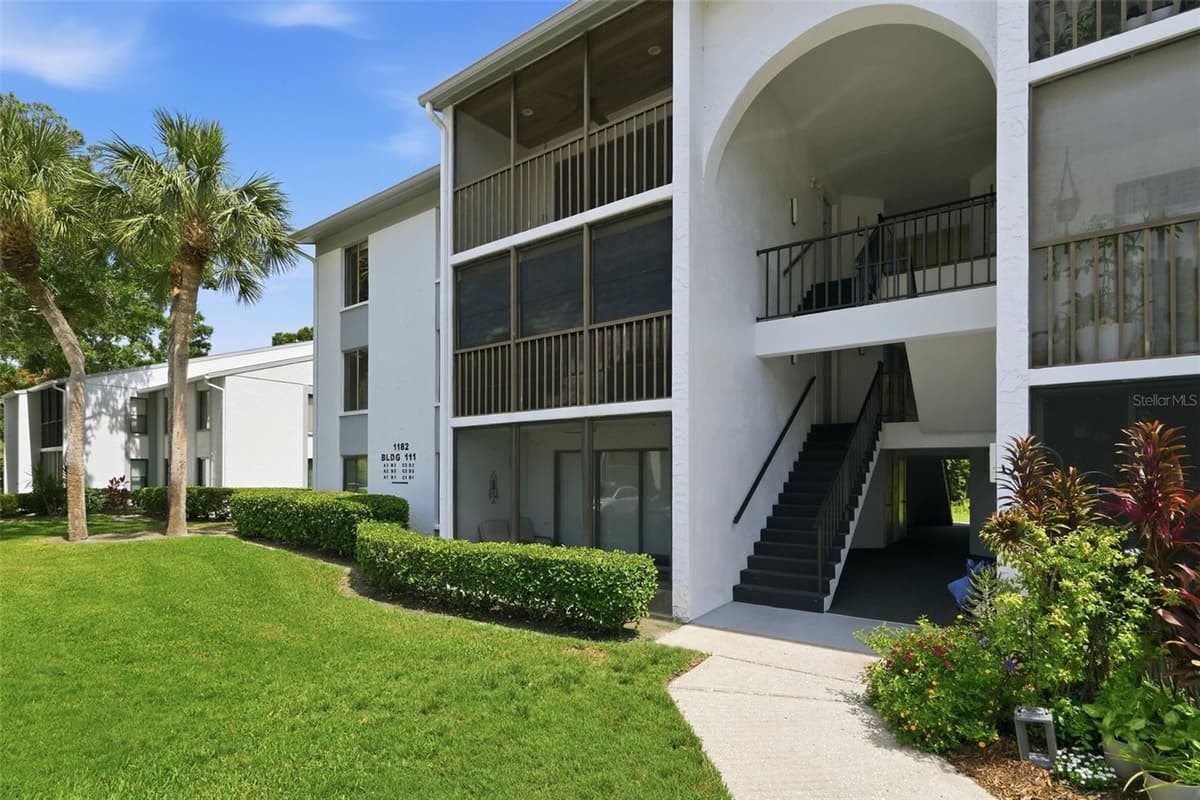 1182 PINE RIDGE CIRCLE — photo 20 of 37