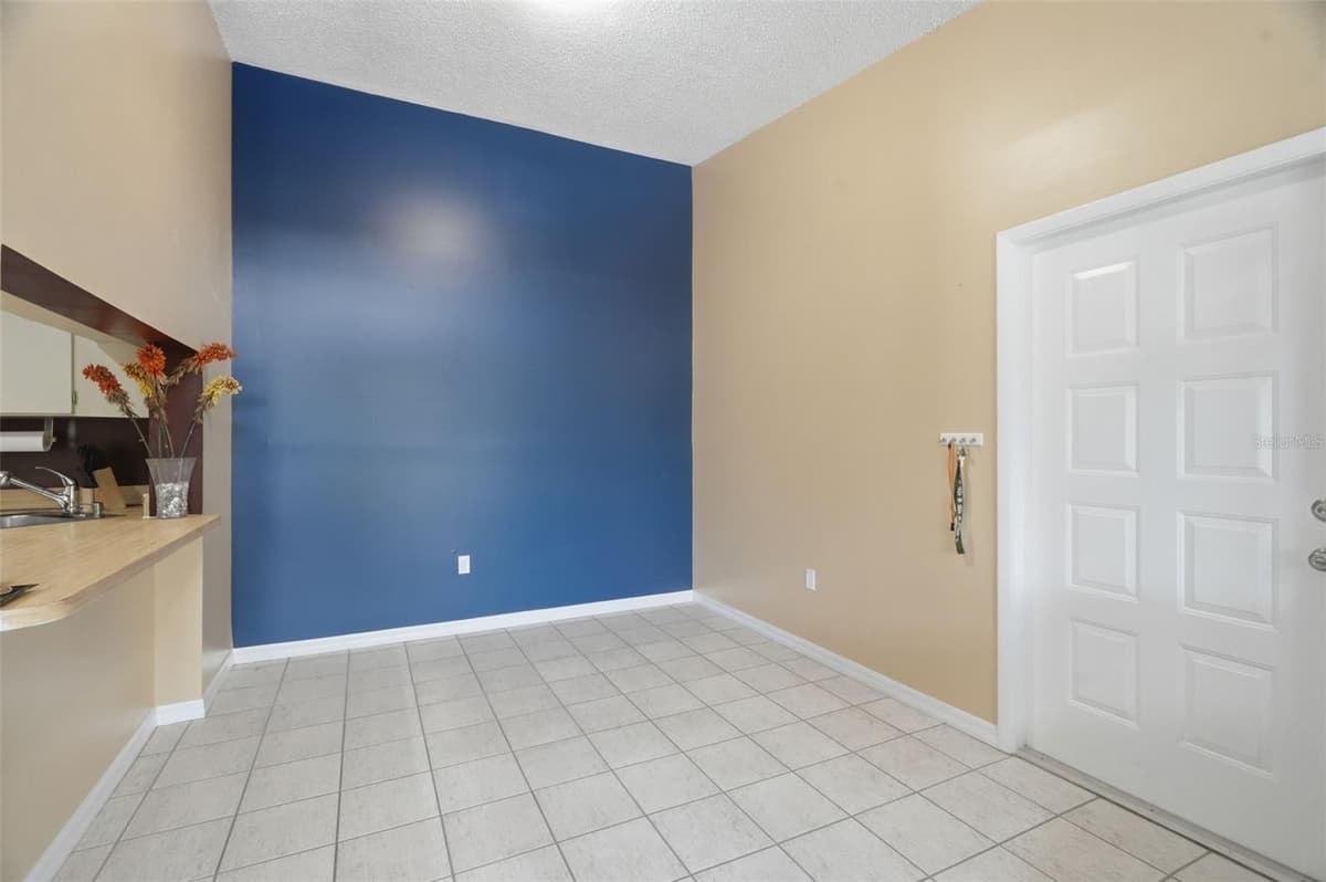 1182 PINE RIDGE CIRCLE — photo 8 of 37