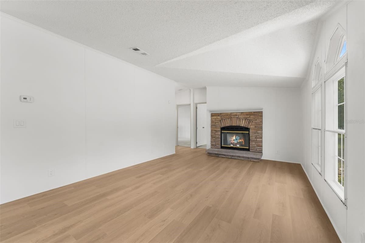 15591 46TH STREET — photo 8 of 33