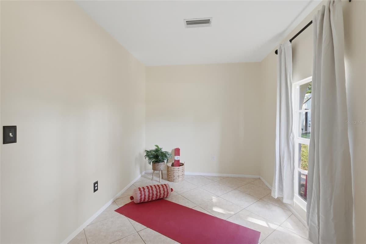 404 OXFORD DRIVE — photo 13 of 36