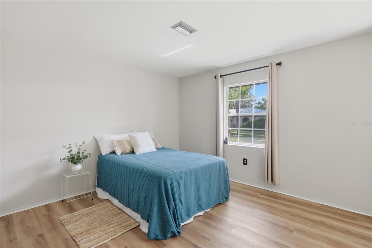 404 OXFORD DRIVE — photo 17 of 36