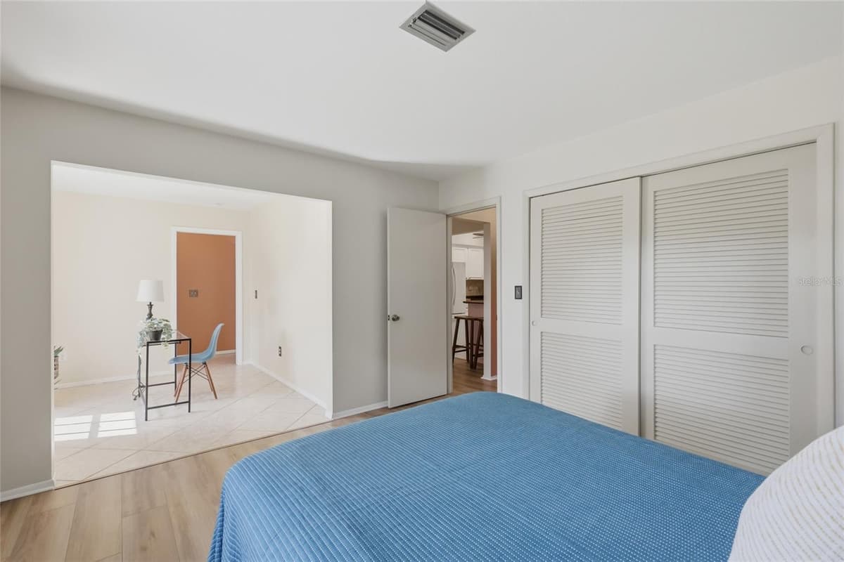404 OXFORD DRIVE — photo 18 of 36