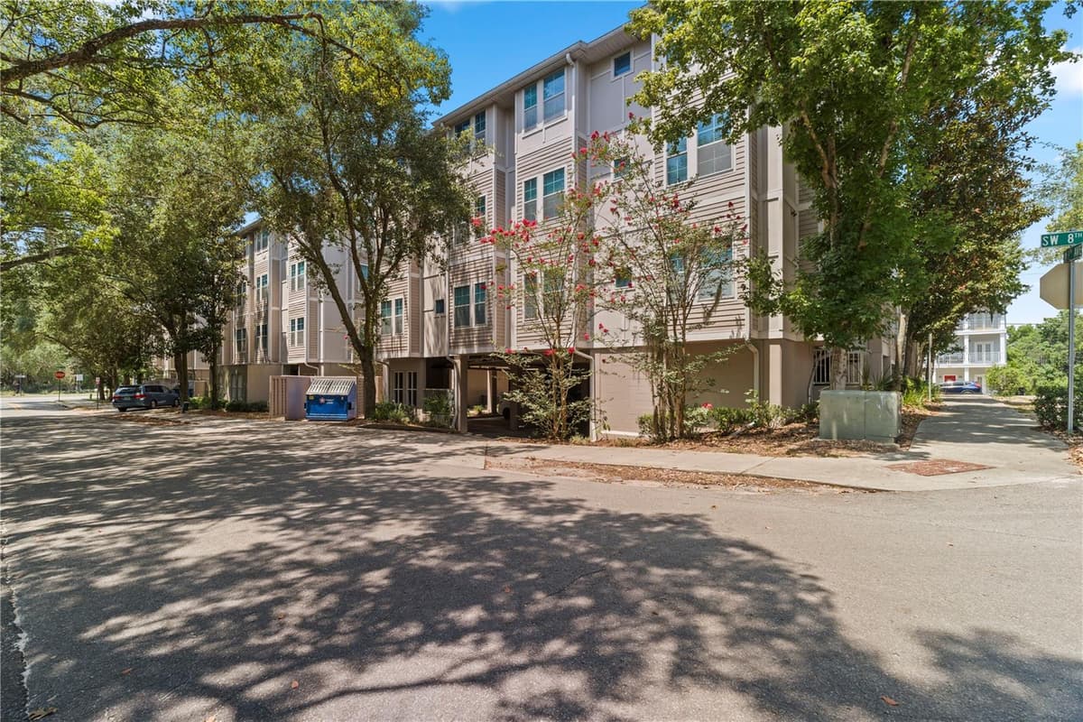 835 9TH STREET — photo 4 of 34