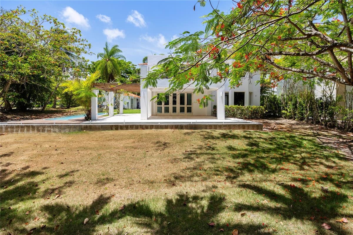 121 DORADO BEACH EAST — photo 4 of 11