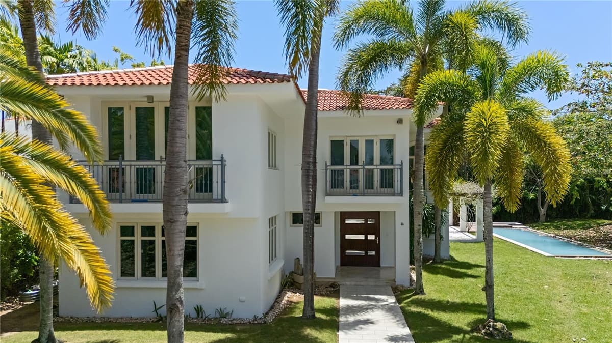121 DORADO BEACH EAST — photo 9 of 11