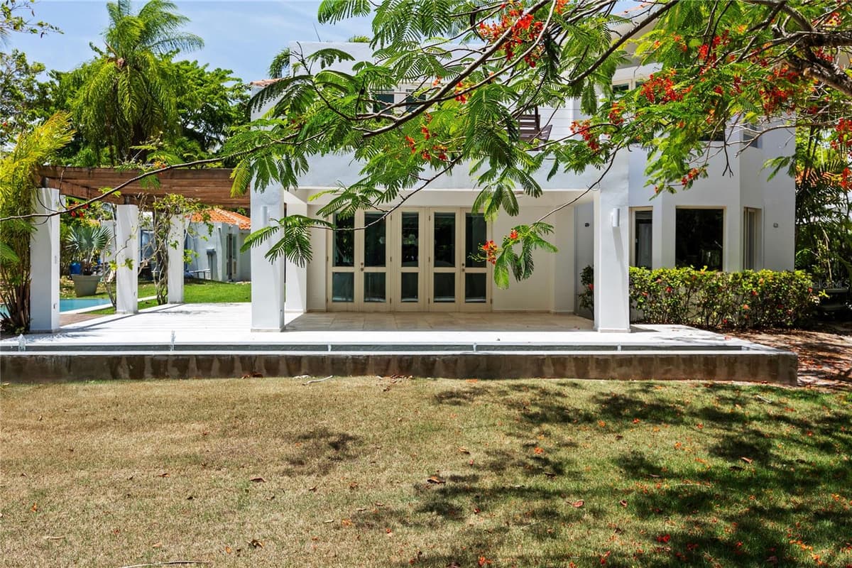 121 DORADO BEACH EAST — photo 5 of 11