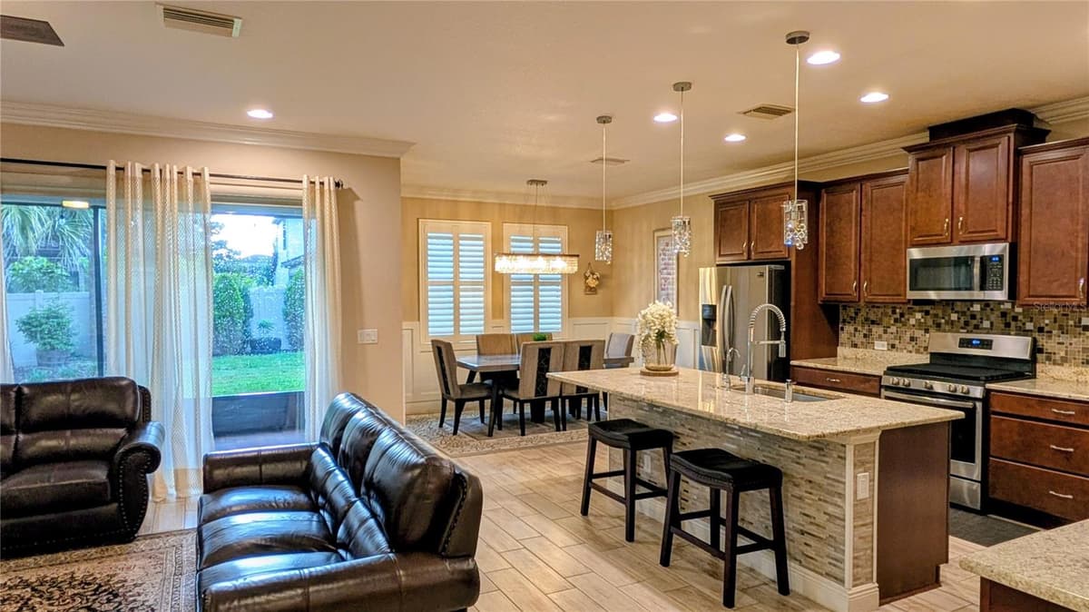 2468 WHITTLER BR BRANCH — photo 8 of 27