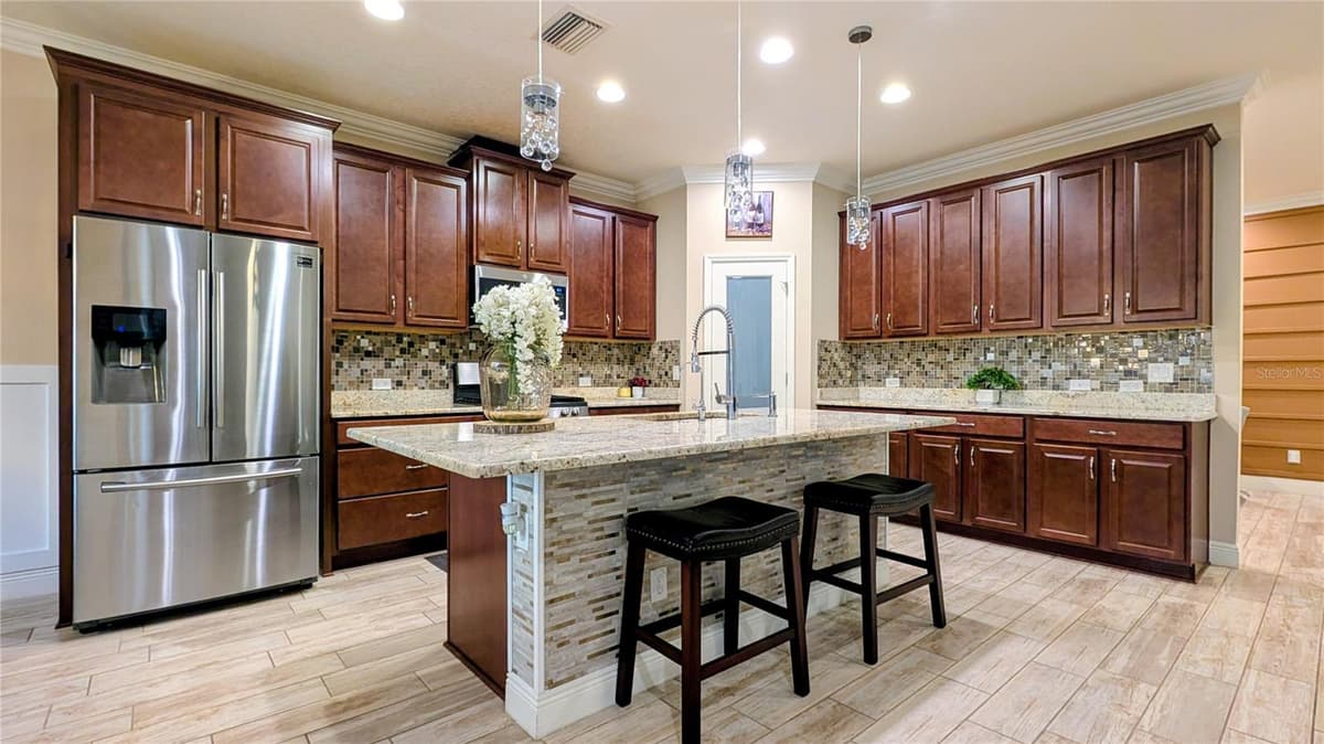 2468 WHITTLER BR BRANCH — photo 9 of 27