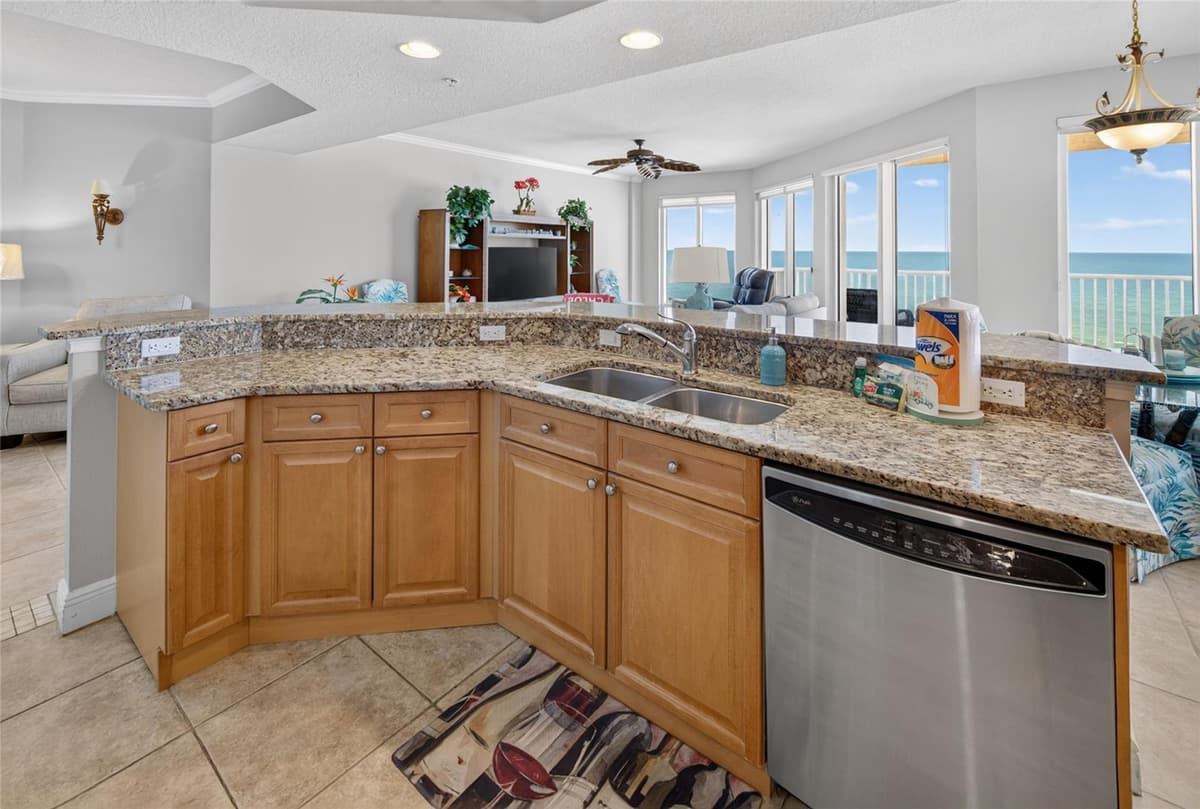 2901 ATLANTIC AVENUE — photo 17 of 49