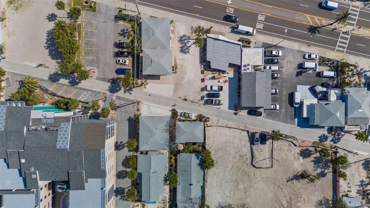 13062 GULF BOULEVARD — photo 10 of 72