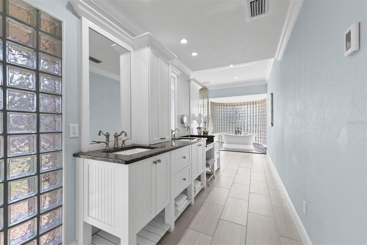 229 FLAME AVENUE — photo 18 of 66