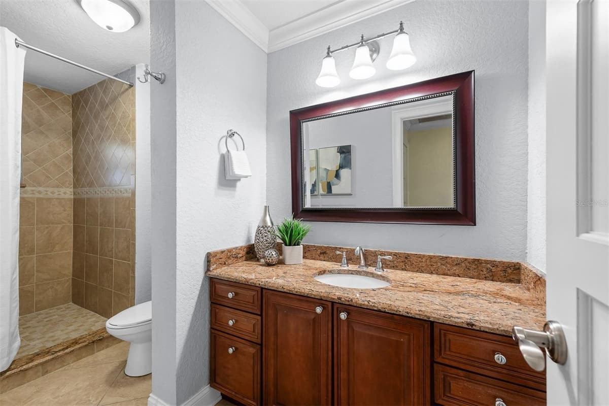 229 FLAME AVENUE — photo 11 of 66
