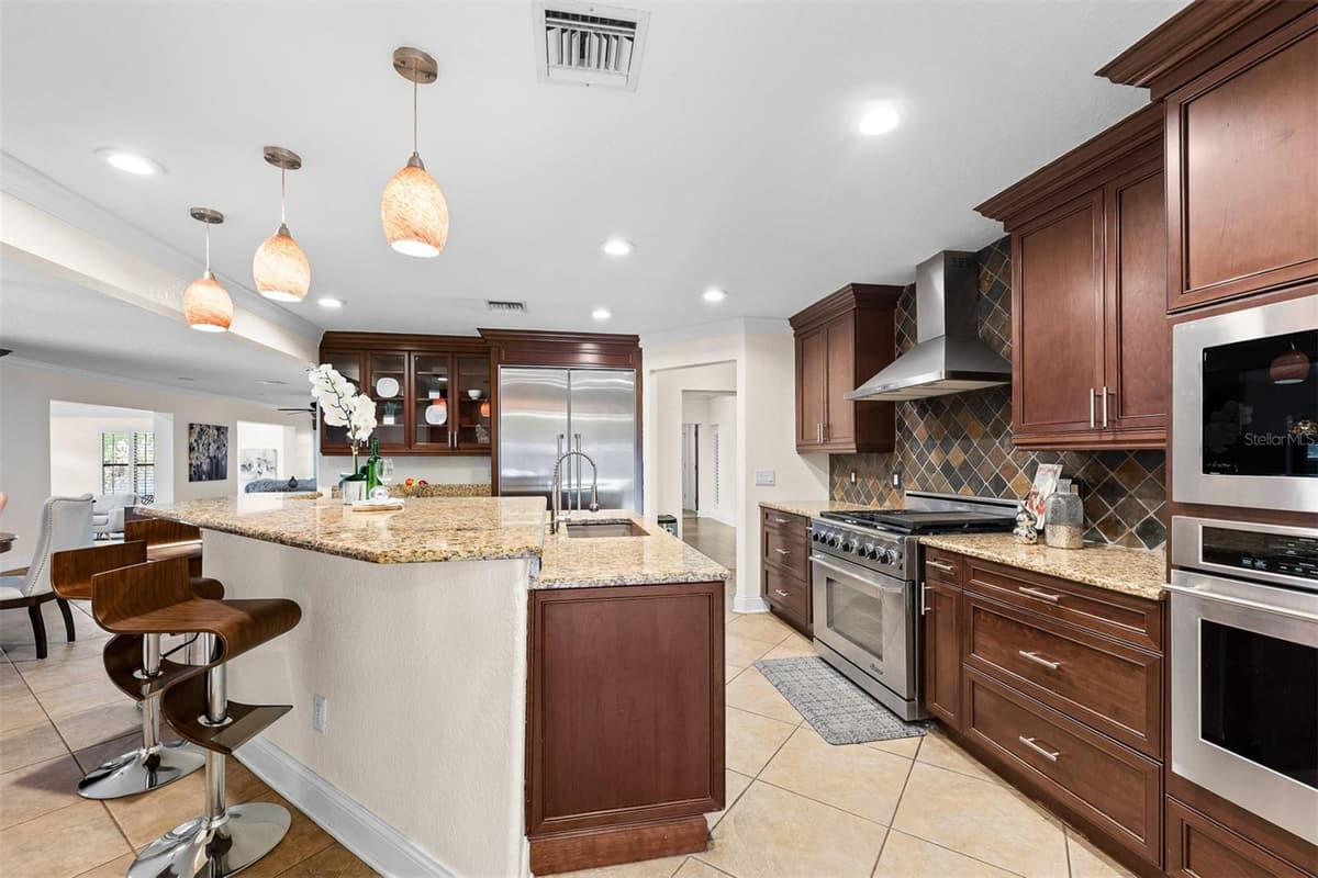 229 FLAME AVENUE — photo 7 of 66