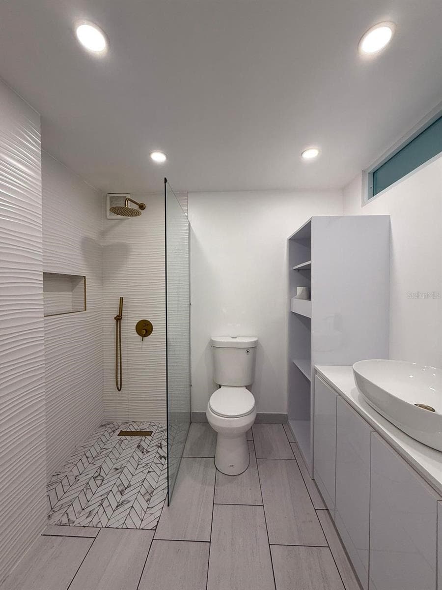 4633 AV. ISLA VERDE — photo 15 of 16
