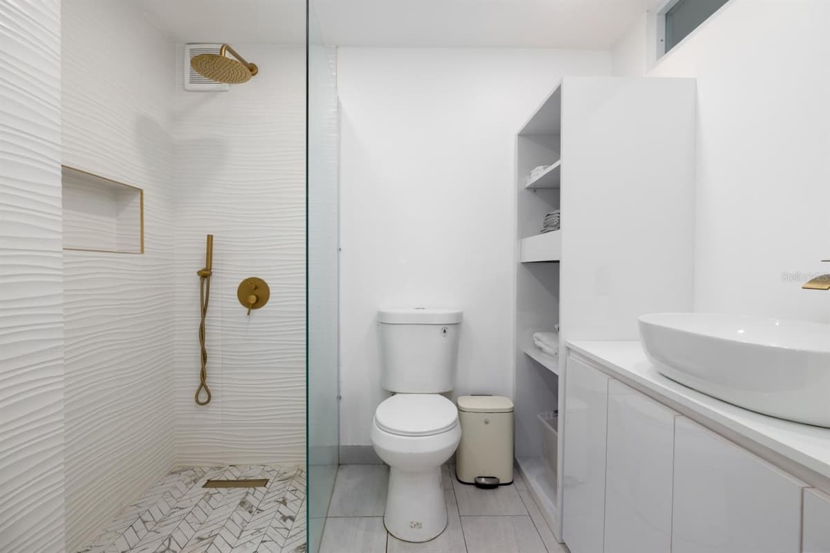 4633 AV. ISLA VERDE — photo 4 of 16