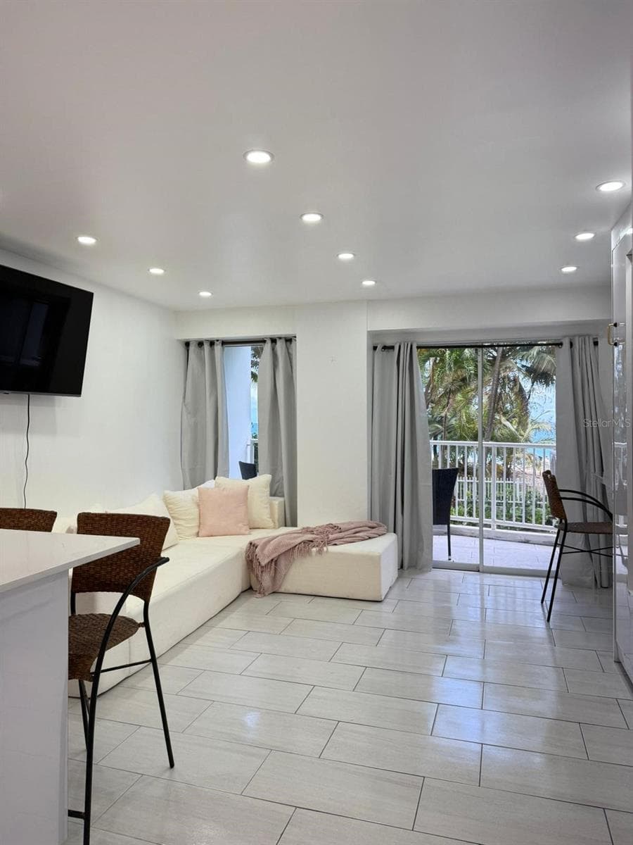 4633 AV. ISLA VERDE — photo 6 of 16