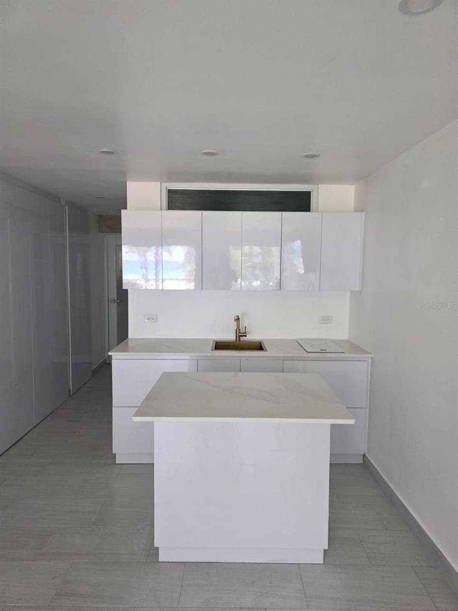 4633 AV. ISLA VERDE — photo 7 of 16