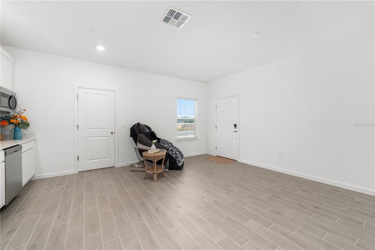 13941 CONVERGENCE BOULEVARD — photo 35 of 51