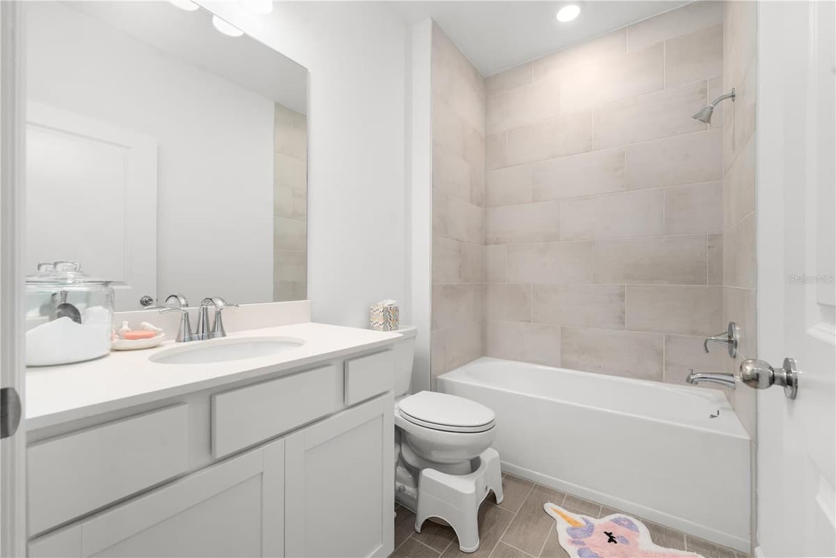 13941 CONVERGENCE BOULEVARD — photo 25 of 51