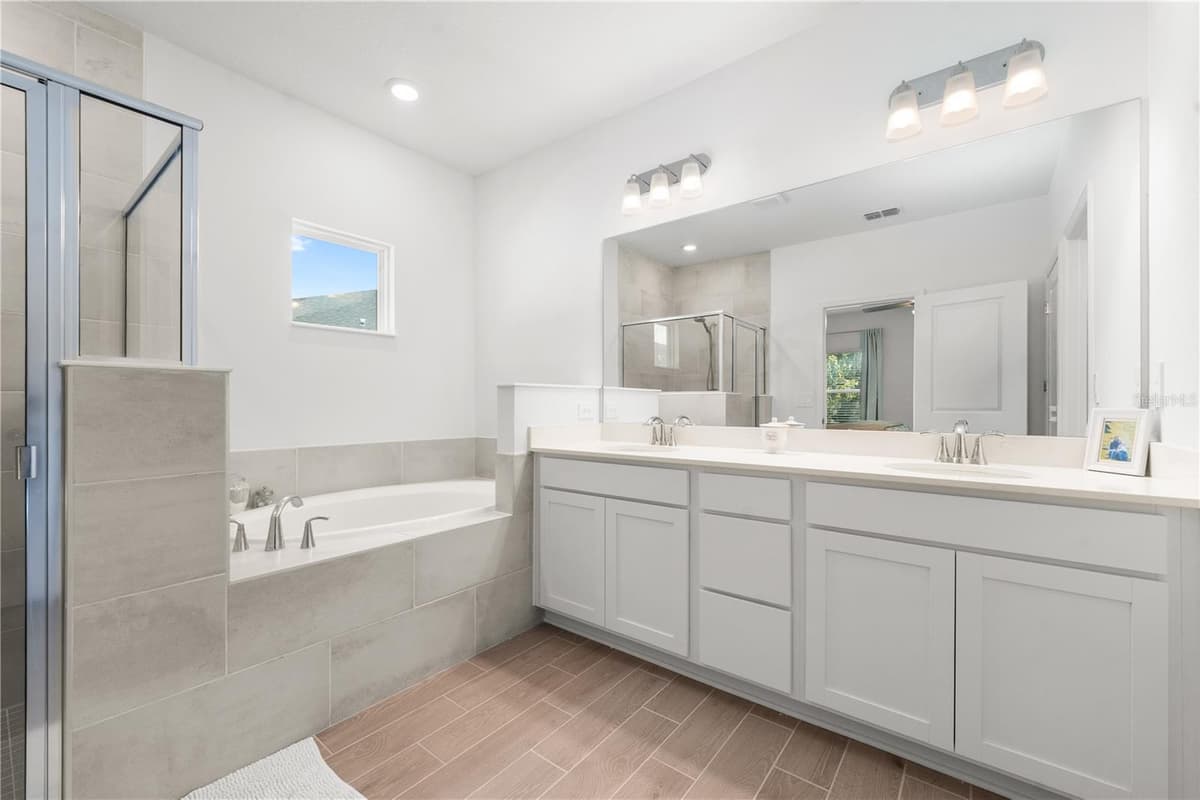 13941 CONVERGENCE BOULEVARD — photo 14 of 51