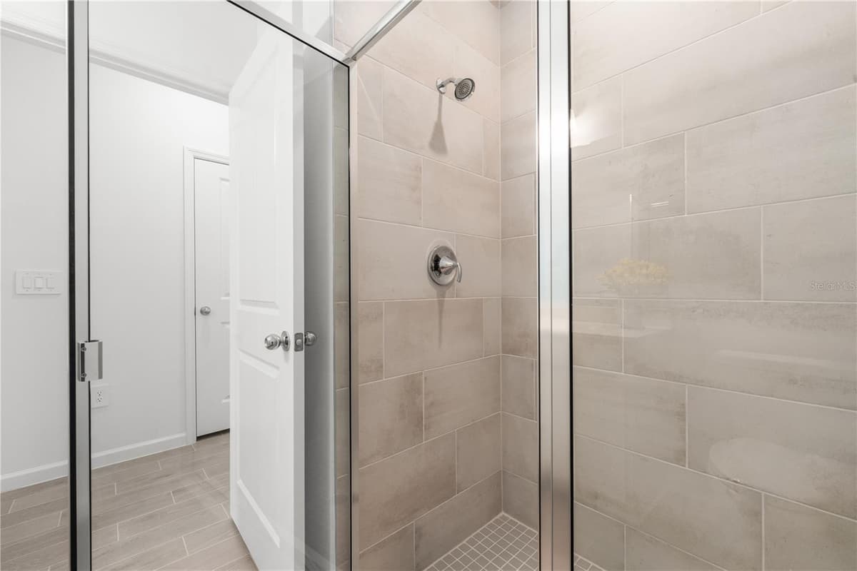 13941 CONVERGENCE BOULEVARD — photo 34 of 51