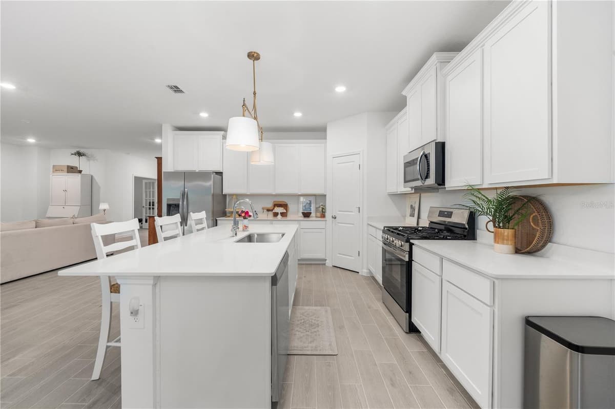 13941 CONVERGENCE BOULEVARD — photo 18 of 51