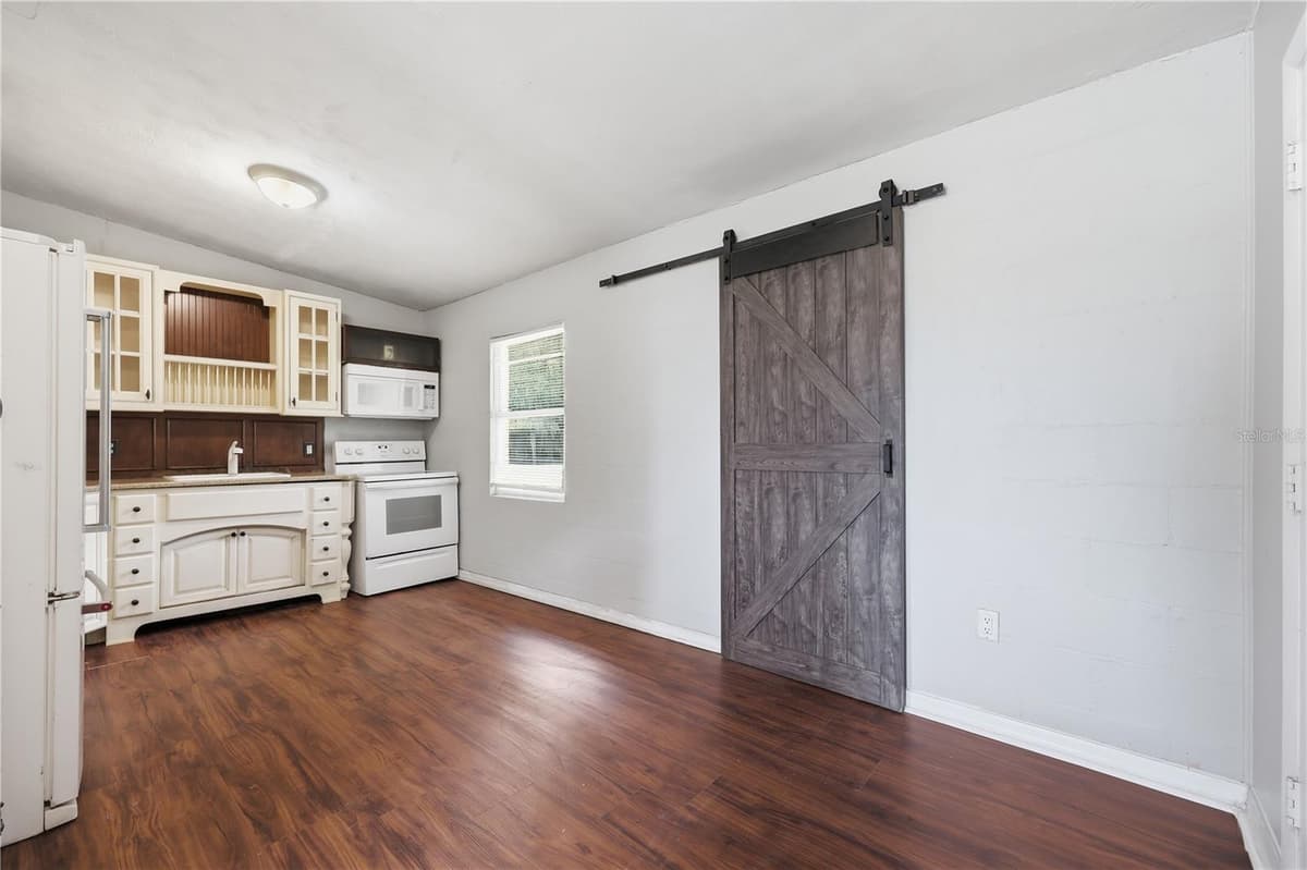 615 DANVERS STREET — photo 9 of 22