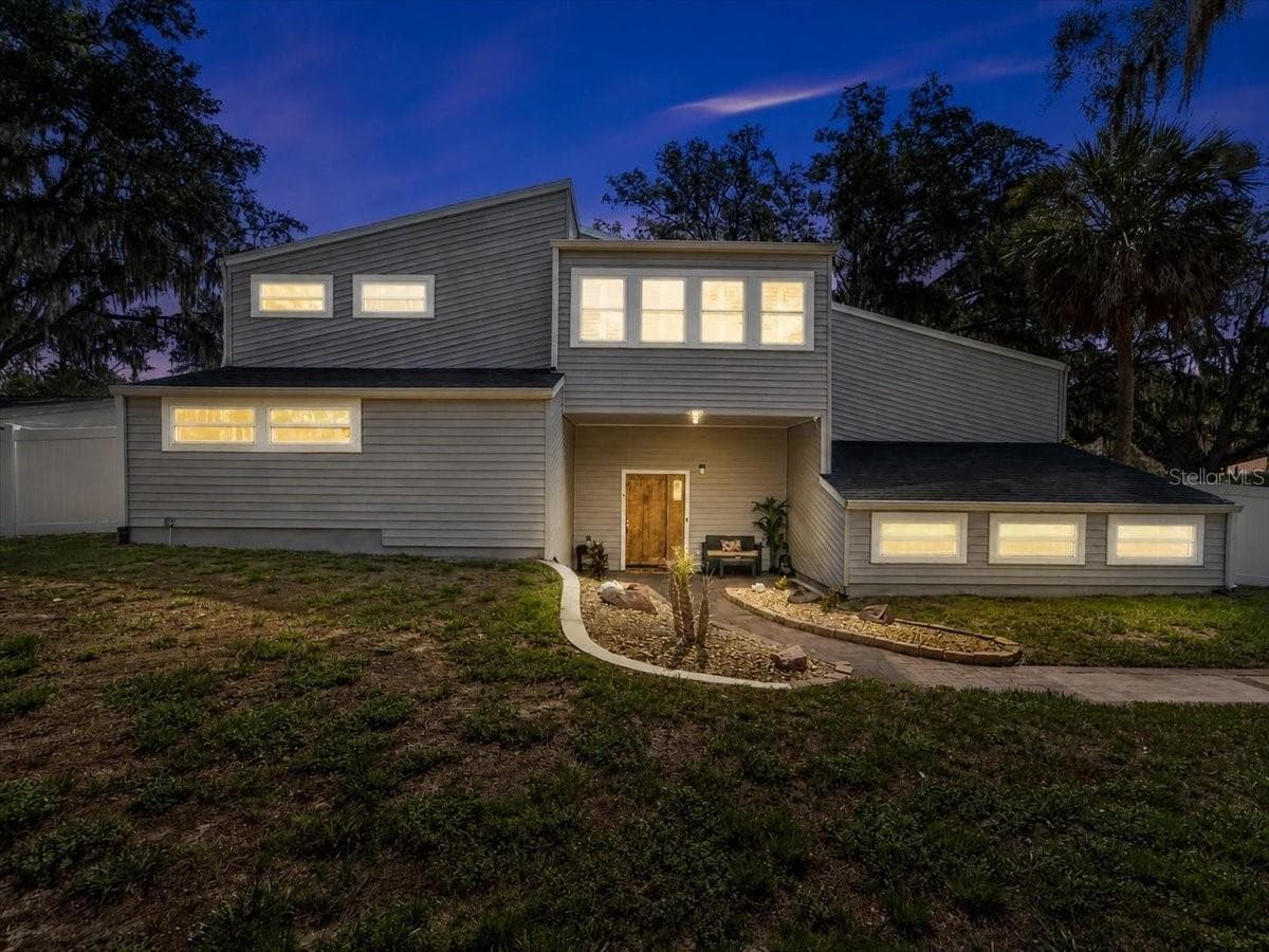 11302 SANDPINE ROAD — photo 3 of 81