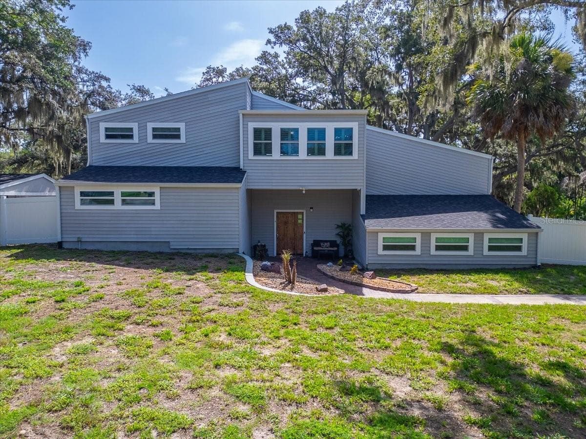 11302 SANDPINE ROAD — photo 2 of 81
