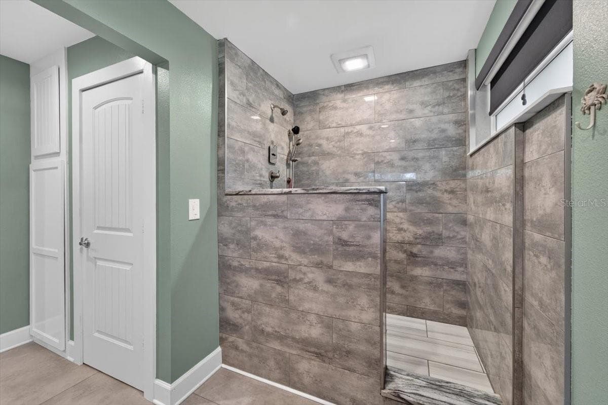 11302 SANDPINE ROAD — photo 32 of 81
