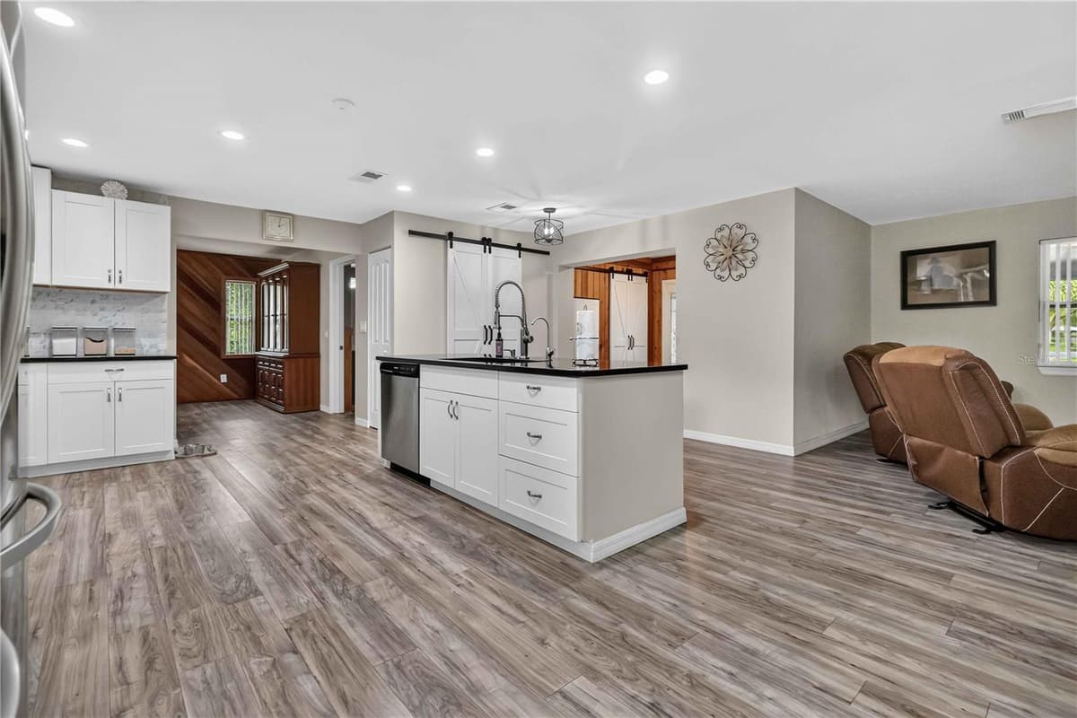 4105 RECTOR ROAD — photo 9 of 49