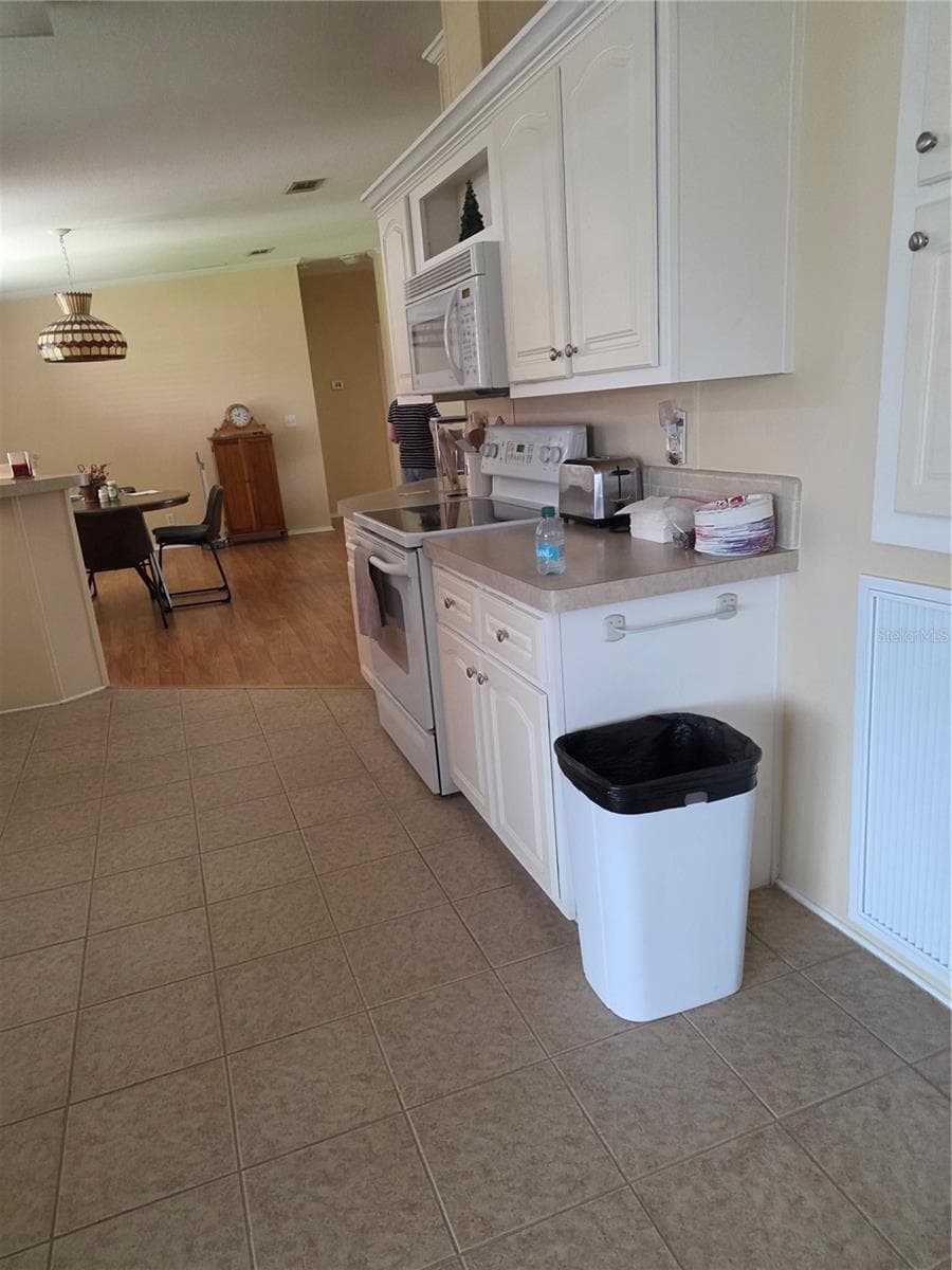 4025 MYRTLE OAK COURT — photo 10 of 38