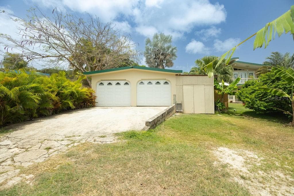 393 MONTE CARMELO — photo 40 of 41