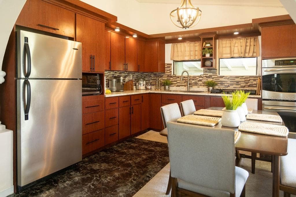 393 MONTE CARMELO — photo 13 of 41