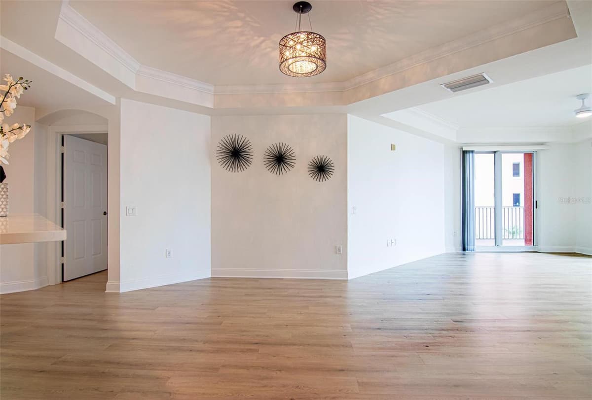 2743 1ST STREET — photo 15 of 53