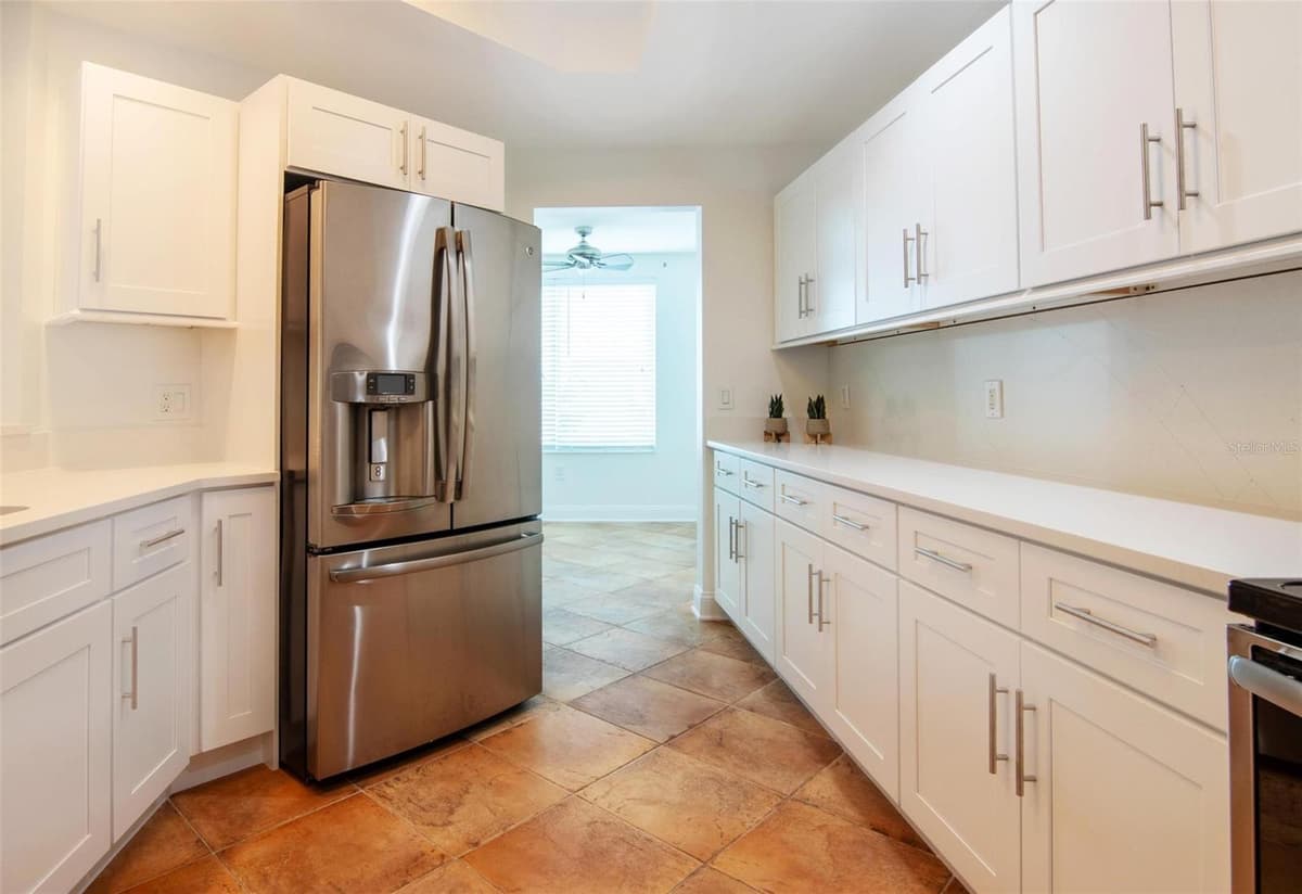 2743 1ST STREET — photo 4 of 53