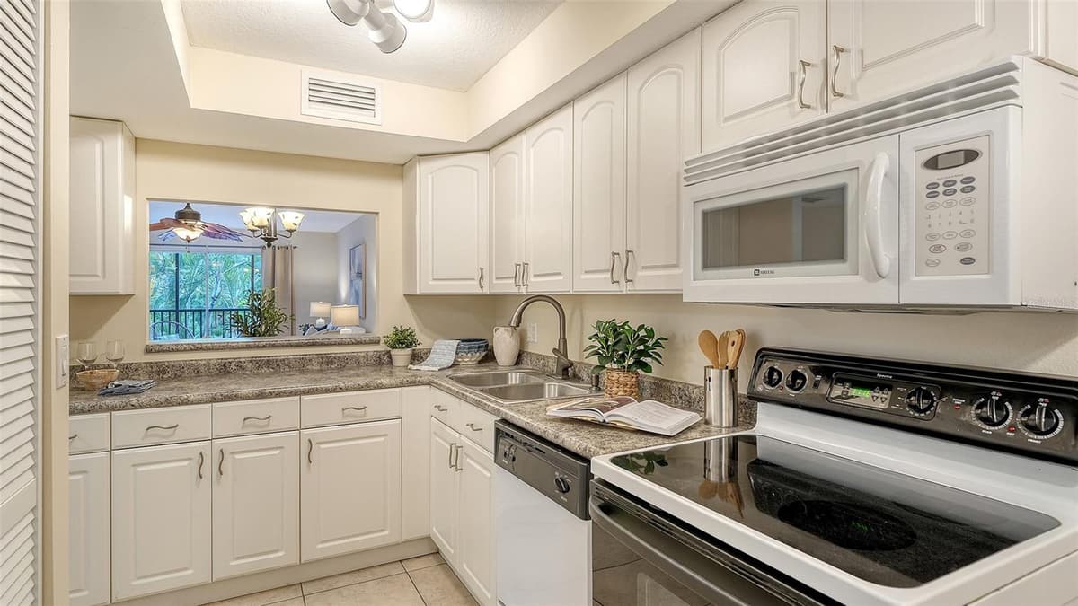 3700 OSPREY AVENUE — photo 13 of 27