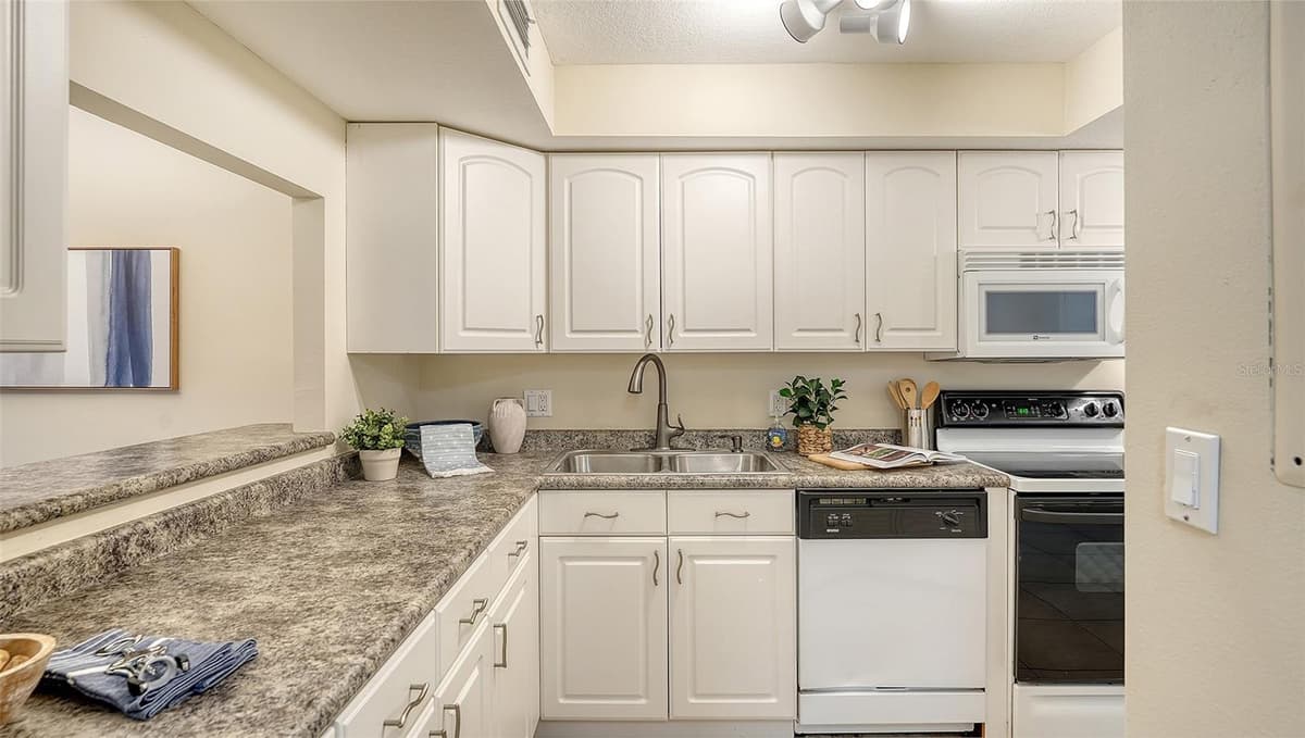 3700 OSPREY AVENUE — photo 11 of 27