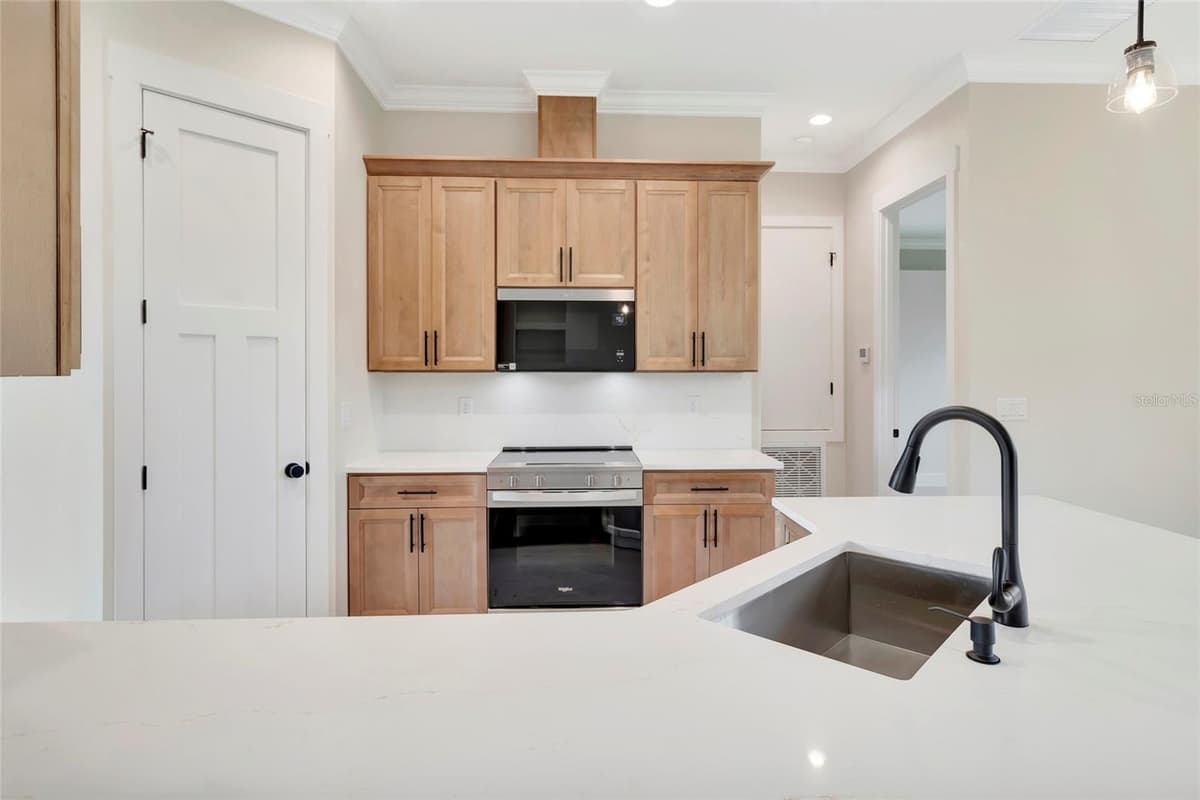 17605 NINTH STREET — photo 5 of 47