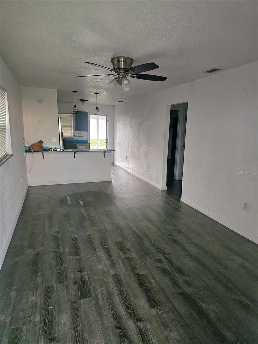 1167 MEMORIAL DRIVE — photo 2 of 8