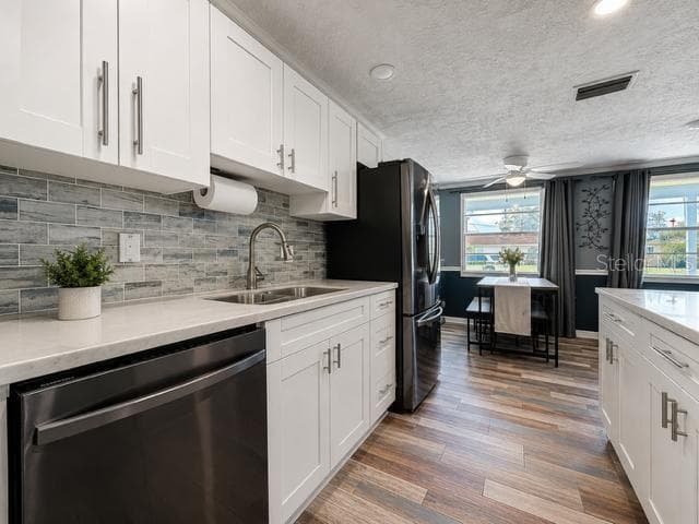 2625 46TH AVENUE — photo 3 of 26
