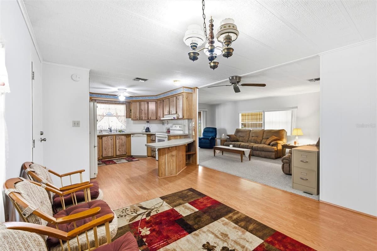 3321 CHATFORD DRIVE — photo 8 of 21