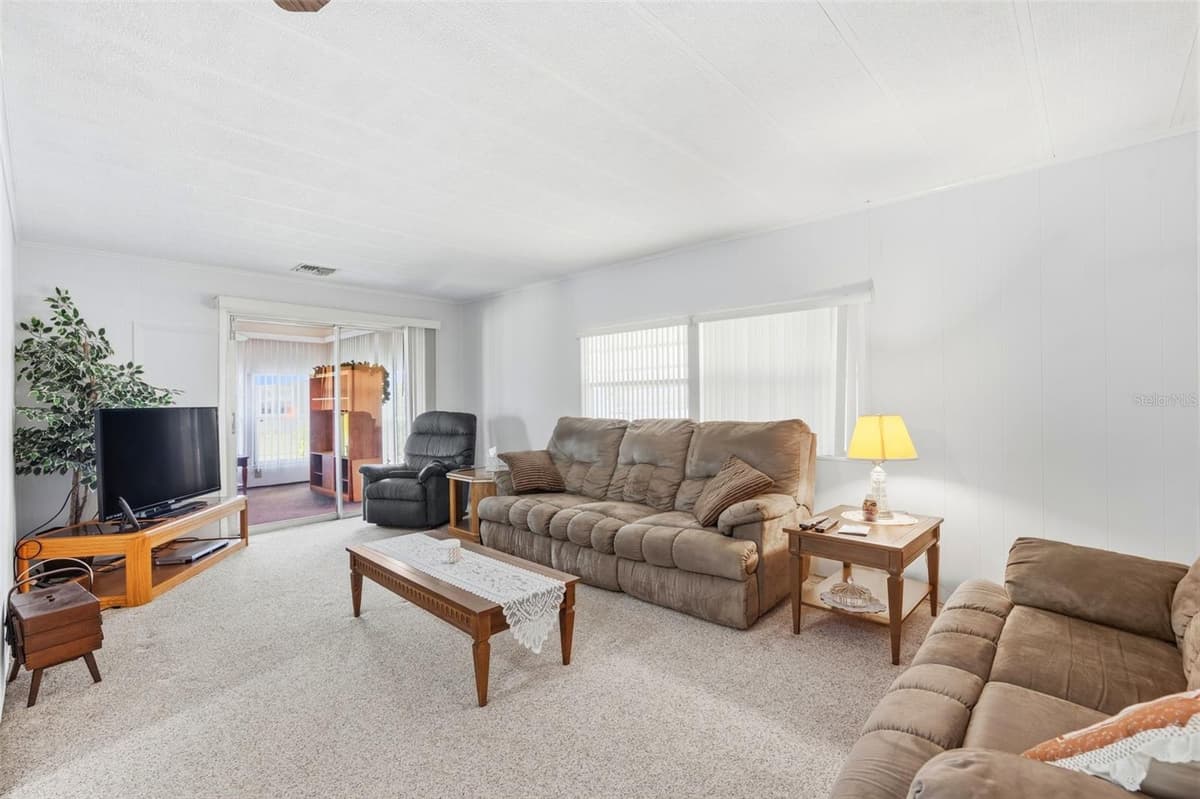 3321 CHATFORD DRIVE — photo 5 of 21
