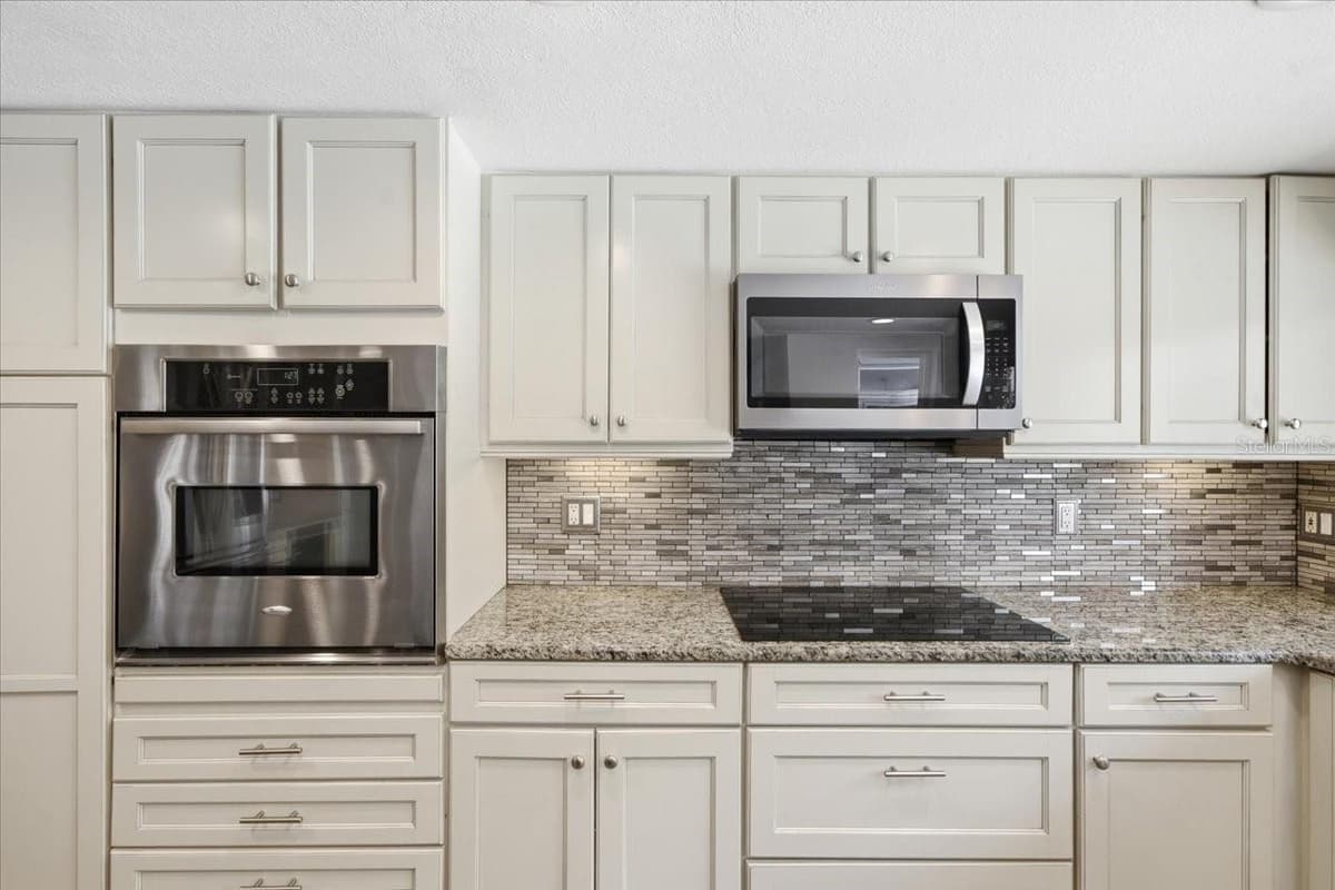 13101 BURNES LAKE DRIVE — photo 13 of 60