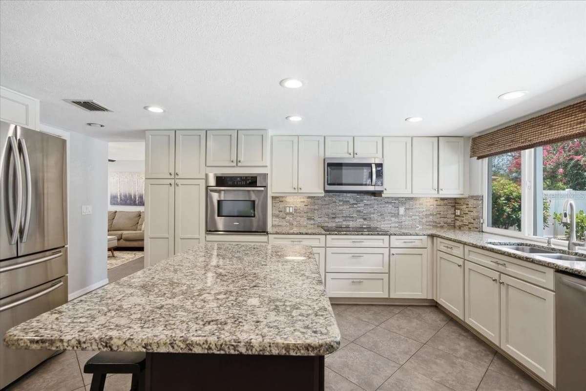 13101 BURNES LAKE DRIVE — photo 8 of 60